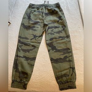 ARITZIA TNA Camouflage track pants